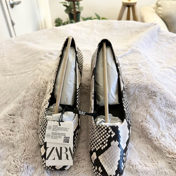 ZARA FLAT SHOES. Size 39/8. - Picture 3 of 4